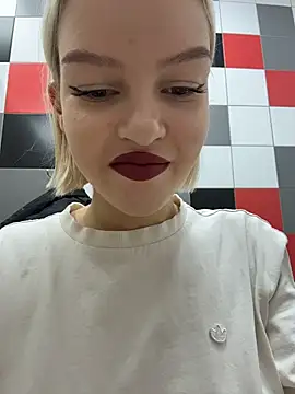 Snapshot of AshleyMur chatting on February 18, 2026, 4:10 am AshleyMur online show from February 18, 2026, 4:10 am