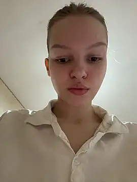 AshleyMur online show from August 5, 2026, 3:55 am