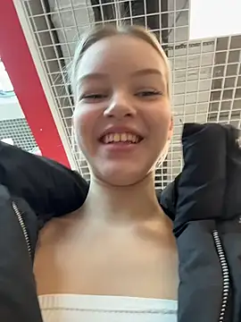 Snapshot of AshleyMur chatting on March 12, 2026, 6:50 am AshleyMur online show from March 12, 2026, 6:50 am