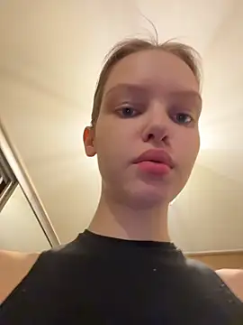 AshleyMur online show from July 1, 2026, 6:36 am