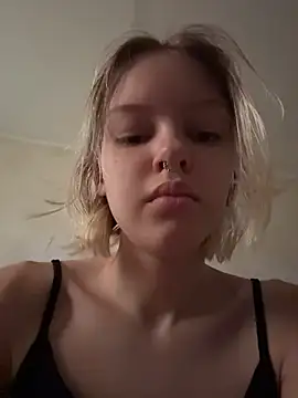 AshleyMur online show from August 8, 2026, 6:31 am