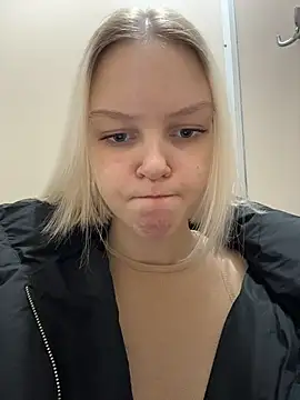 Snapshot of AshleyMur chatting on March 17, 2026, 5:43 am AshleyMur online show from March 17, 2026, 5:43 am