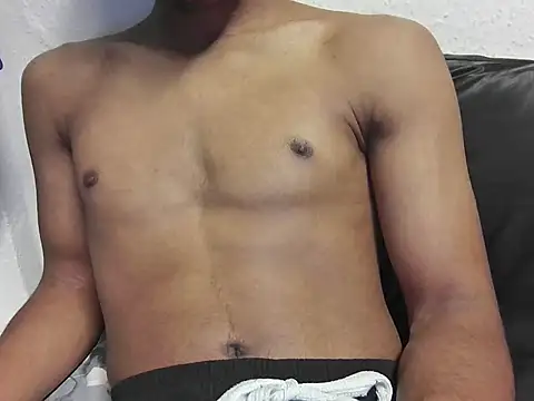 Saadmyy4444 online show from May 6, 2026, 11:53 pm