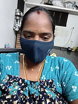 Tamil Hot Divya online show from March 15, 2026, 3:19 pm