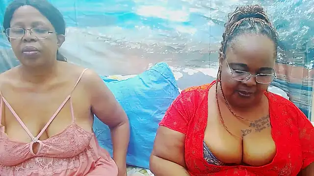 Snapshot of SEXY_MATURExx chatting on July 6, 2026, 7:38 pm SEXY MATURExx online show from July 6, 2026, 7:38 pm