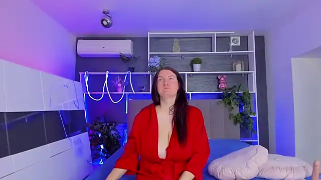 StephieRousee online show from May 7, 2026, 5:22 am
