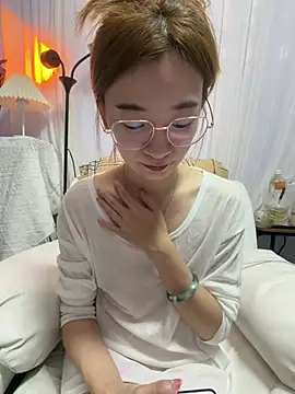 Snapshot of Xiaojuzi- chatting on July 30, 2026, 2:16 pm Xiaojuzi- online show from July 30, 2026, 2:16 pm
