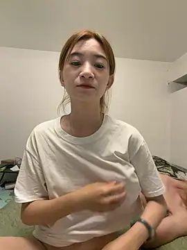 Snapshot of Xiaojuzi- chatting on July 28, 2026, 2:24 pm Xiaojuzi- online show from July 28, 2026, 2:24 pm