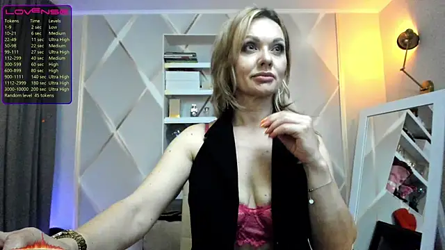 Monika-peach online show from June 19, 2026, 9:20 pm
