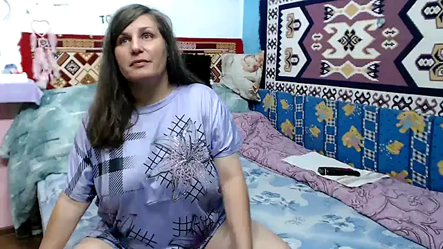 Adelinemilf online show from June 23, 2026, 12:14 pm