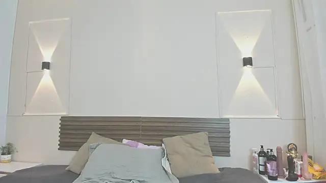 mia gold  online show from July 1, 2026, 6:52 pm