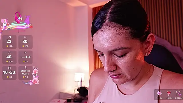 Violett hott  online show from June 13, 2026, 12:36 pm