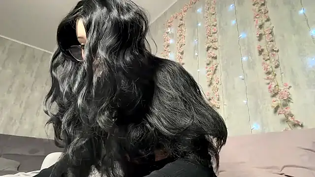 pinkfondnes online show from March 4, 2026, 8:49 pm