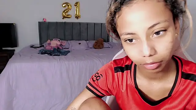 Snapshot of linda_brown_ chatting on June 27, 2026, 12:33 pm linda brown online show from June 27, 2026, 12:33 pm