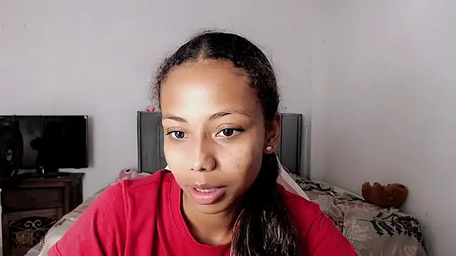 Snapshot of linda_brown_ chatting on August 3, 2026, 12:11 pm linda brown online show from August 3, 2026, 12:11 pm