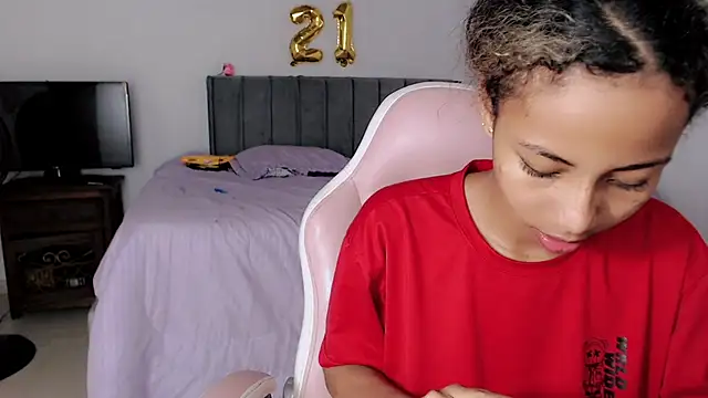 Snapshot of linda_brown_ chatting on June 30, 2026, 12:05 pm linda brown online show from June 30, 2026, 12:05 pm