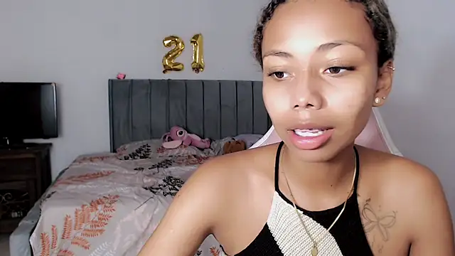 Snapshot of linda_brown_ chatting on August 6, 2026, 12:33 pm linda brown online show from August 6, 2026, 12:33 pm