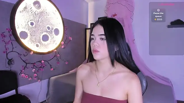 Luna  02 online show from March 4, 2026, 11:40 am