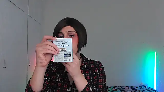 HoneyValentine online show from March 5, 2026, 8:05 pm