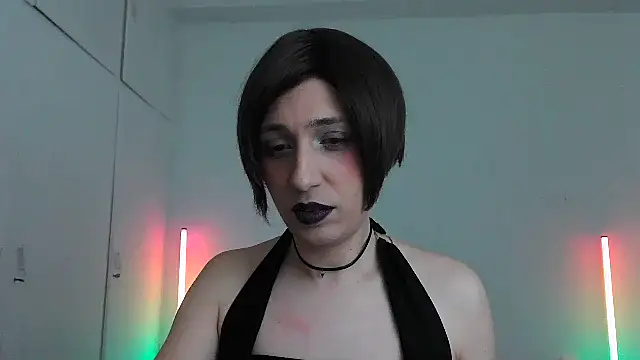 HoneyValentine online show from February 4, 2026, 10:05 pm