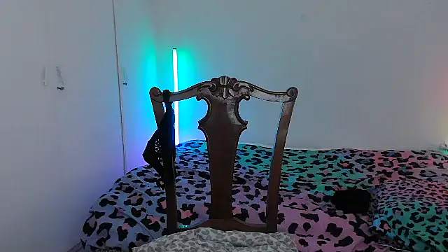 HoneyValentine online show from February 22, 2026, 7:55 am