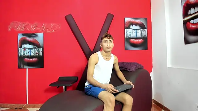AVENGER BOYS2026 online show from April 20, 2026, 7:15 pm
