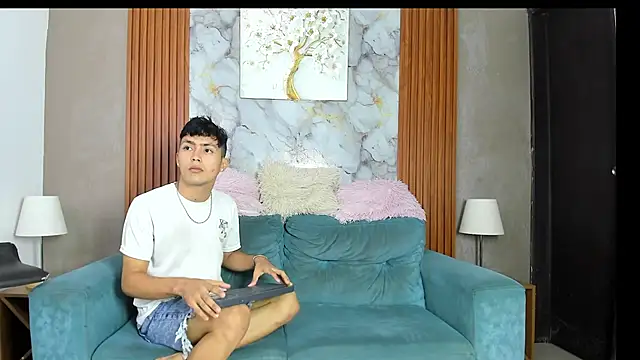 AVENGER BOYS2026 online show from June 17, 2026, 7:46 pm