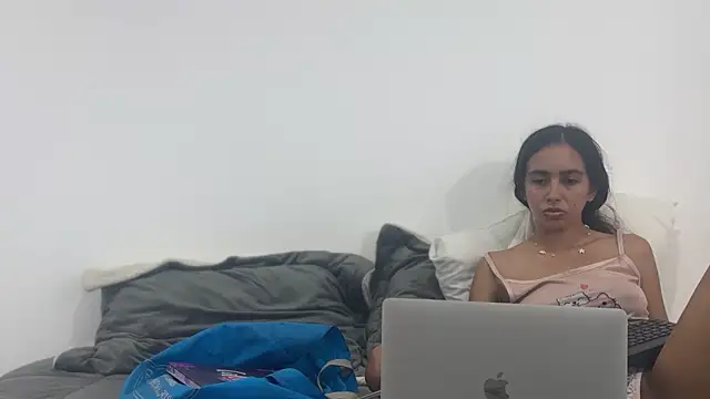 Sarah sumemers online show from June 26, 2026, 8:14 pm