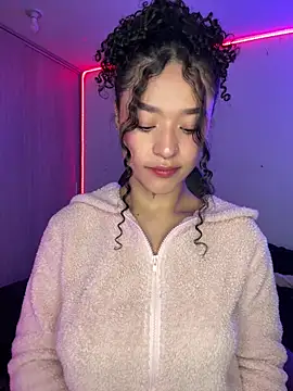 crystal dlun online show from March 21, 2026, 4:00 pm