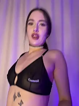 Snapshot of DriveThruDolls chatting on March 20, 2026, 11:22 am DriveThruDolls online show from March 20, 2026, 11:22 am