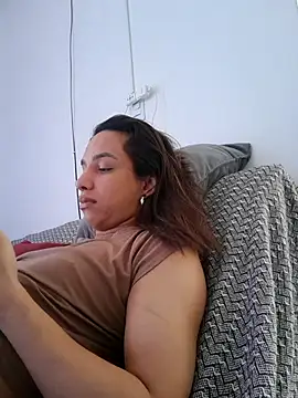 ofjuliaa online show from July 5, 2026, 7:10 pm