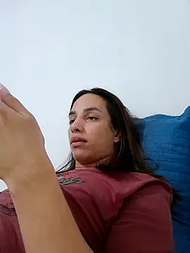 ofjuliaa online show from July 22, 2026, 4:25 am