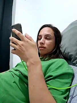 ofjuliaa online show from May 1, 2026, 12:26 am