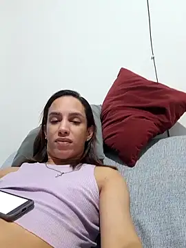 ofjuliaa online show from April 23, 2026, 3:13 am