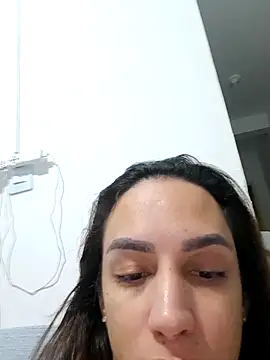 ofjuliaa online show from July 30, 2026, 10:42 pm