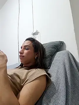ofjuliaa online show from June 28, 2026, 2:07 am