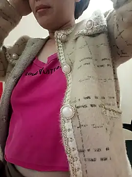 Snapshot of Lyna_sexy24 chatting on February 13, 2026, 12:21 am Lyna sexy24 online show from February 13, 2026, 12:21 am