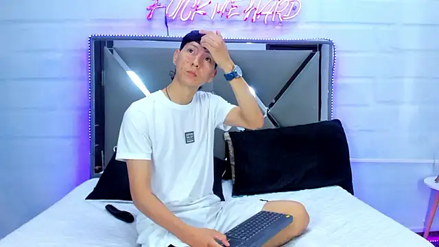 BunnyLove  online show from March 21, 2026, 12:12 am