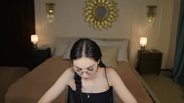 Mila Rose054 online show from May 20, 2026, 10:40 pm