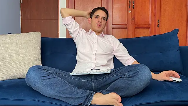 Enzho liam online show from January 14, 2026, 2:42 pm