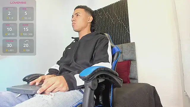 Liamsubtle01 online show from July 23, 2026, 11:07 am