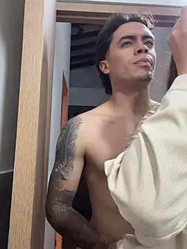 Snapshot of MARiana2619 chatting on February 24, 2026, 3:29 am MARiana2619 online show from February 24, 2026, 3:29 am