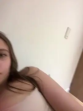 Snapshot of MARiana2619 chatting on March 4, 2026, 5:26 am MARiana2619 online show from March 4, 2026, 5:26 am