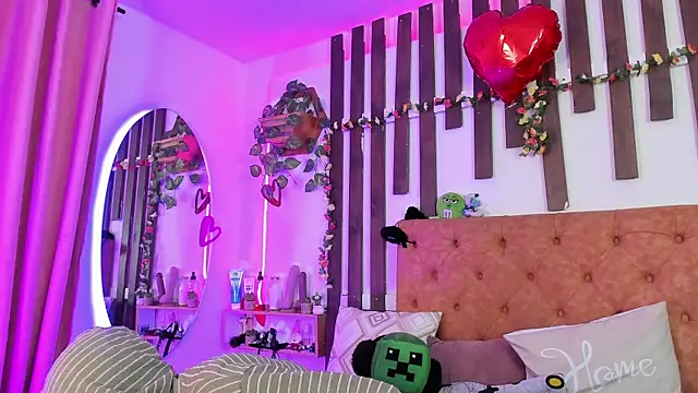 MeowMota  online show from May 2, 2026, 6:13 pm