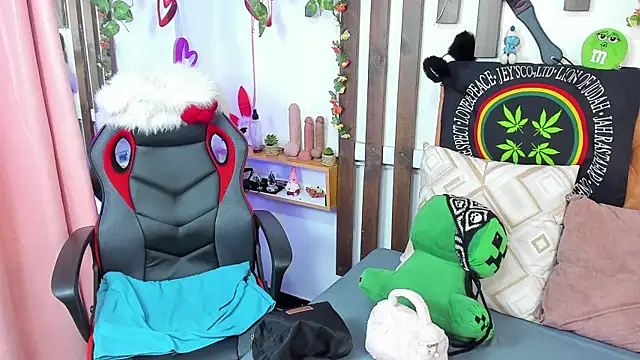 MeowMota  online show from July 30, 2026, 7:24 pm