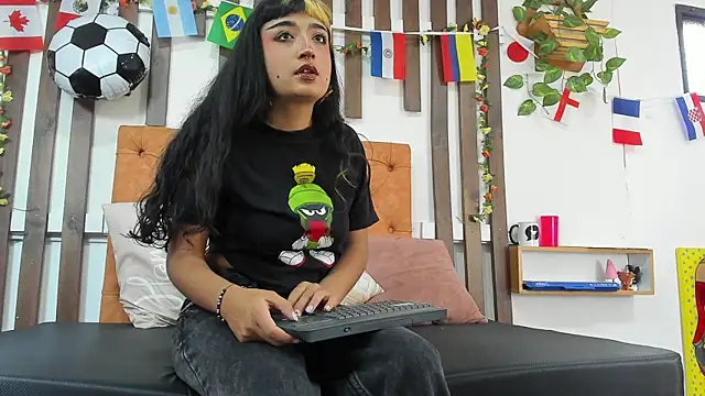 MeowMota  online show from July 14, 2026, 6:47 pm
