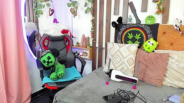 MeowMota  online show from July 26, 2026, 4:25 pm