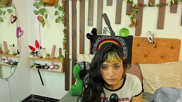 MeowMota  online show from July 28, 2026, 6:20 pm