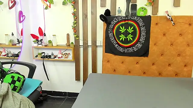 MeowMota  online show from August 5, 2026, 6:46 pm