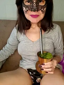 larizinha2026 online show from July 28, 2026, 5:45 pm